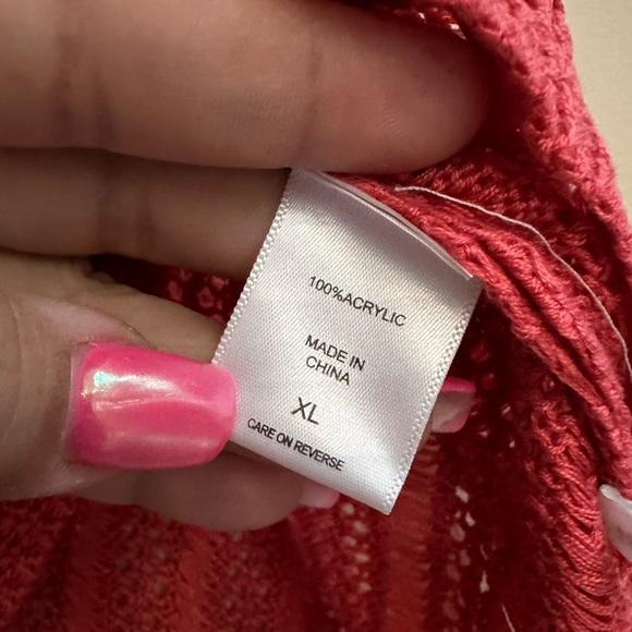 Sleeveless Crochet Tank - Picture 3 of 3